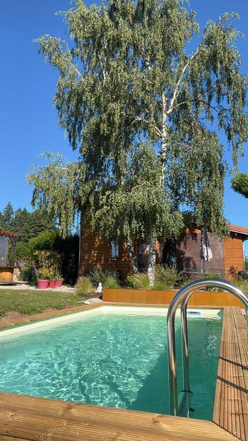 Location de vacances pour 4 personnes, avec Terrasse ainsi que Jardin et Piscine à Saint-Maurice-de-Lignon