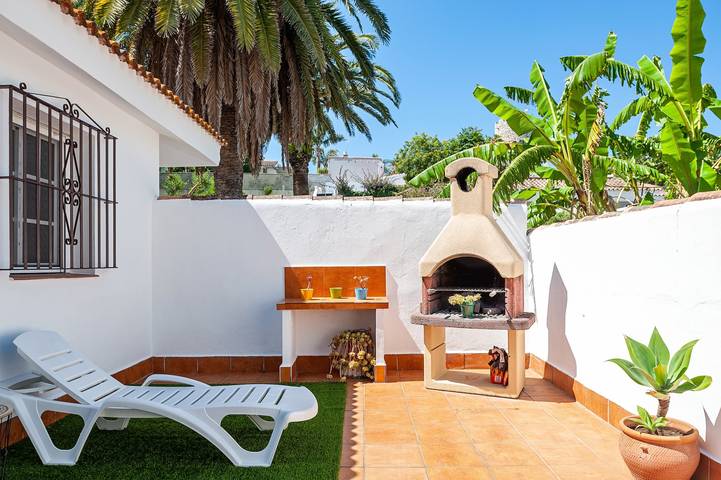Apartamento entero, Apartamento con aire acondicionado en la playa cerca del centro de la ciudad con gran terraza in La Fontanilla, Conil de la Frontera