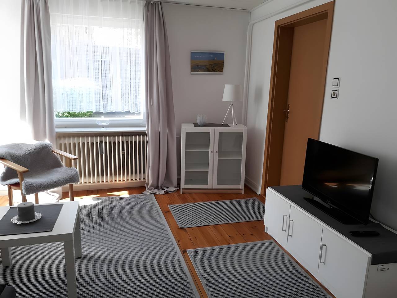 Ganze Wohnung, Ferienwohnung Edel" mit privater Terrasse und Wi-Fi in Wesselburen, Nordseeküste
