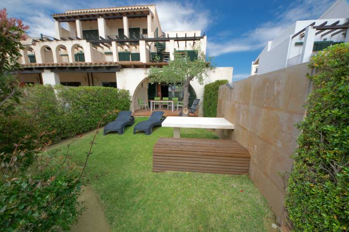 Ferienhaus für 6 Personen, mit Kinderpool und Garten sowie Terrasse - 1