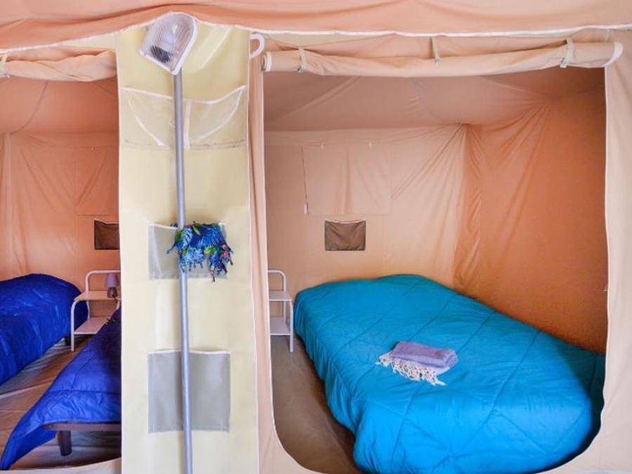 Flower Camping de Mars - Zelt 4 personen - Zelt Caraïbe Standard 16m² /2 Zimmer ( ohne Sanitäranlagen) 4 Pers. in Cordelle, Roanne und Umgebung