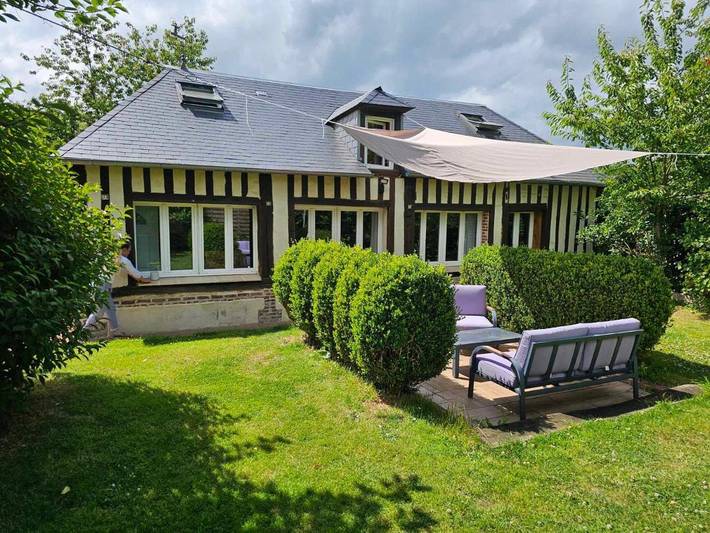 Location de vacances pour 6 personnes, avec terrasse et jardin, adapté aux familles à Hermival-les-Vaux