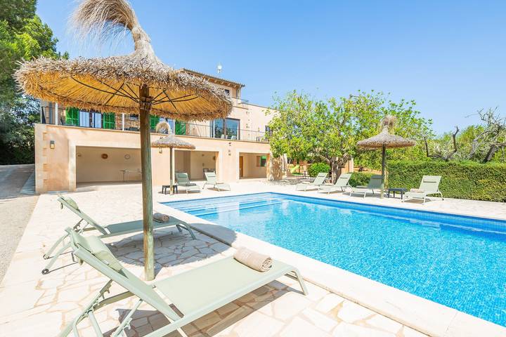 Ferienhaus für 10 Personen, mit Balkon und Garten