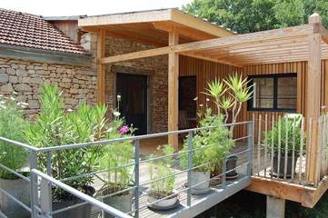 Gîte pour 5 personnes, avec terrasse et jardin à Saint-Cirq-Lapopie