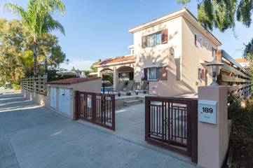 Gîte pour 10 personnes, avec jacuzzi ainsi que balcon et jardin à Coral Bay