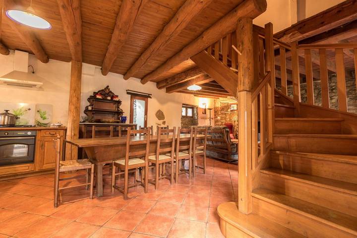 Gîte pour 10 personnes, avec terrasse et jardin, animaux acceptés à Garin - 2