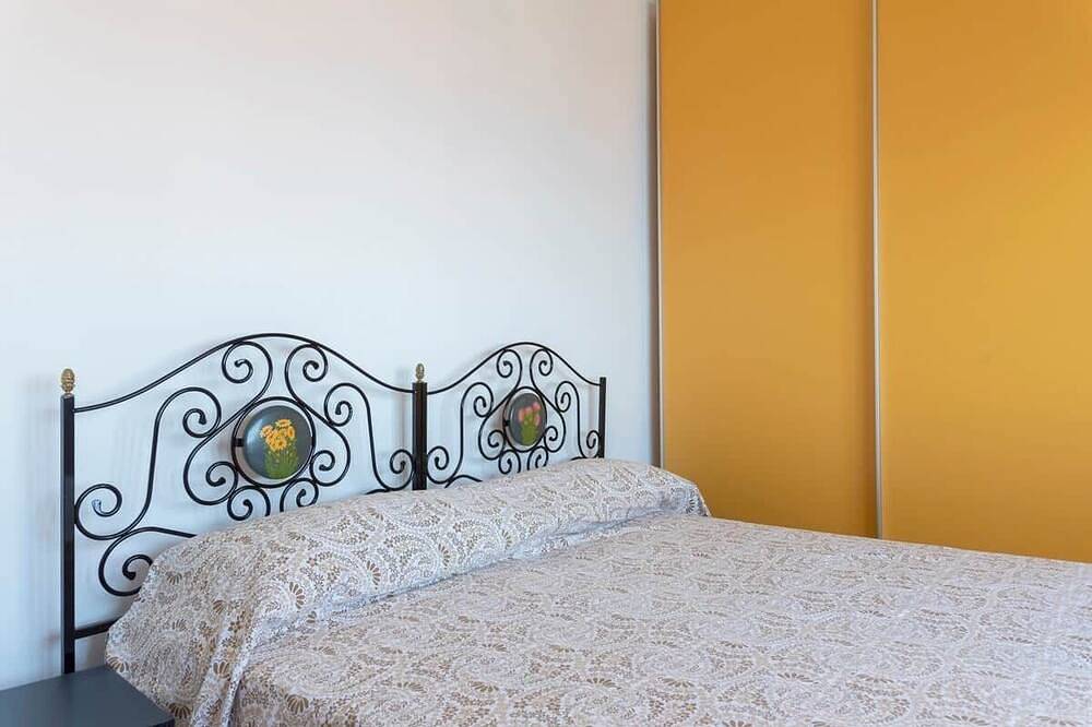 Ganze Wohnung, Sea View with Heating - Private Parking & Wifi in Porto Santo Stefano, Monte Argentario