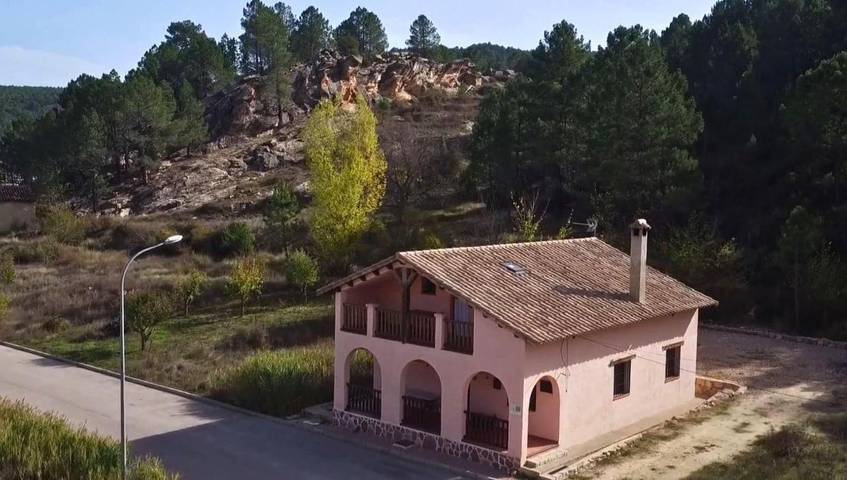 Casa rural para 6 personas, con Balcón además de Terraza y Vistas en Cardenete