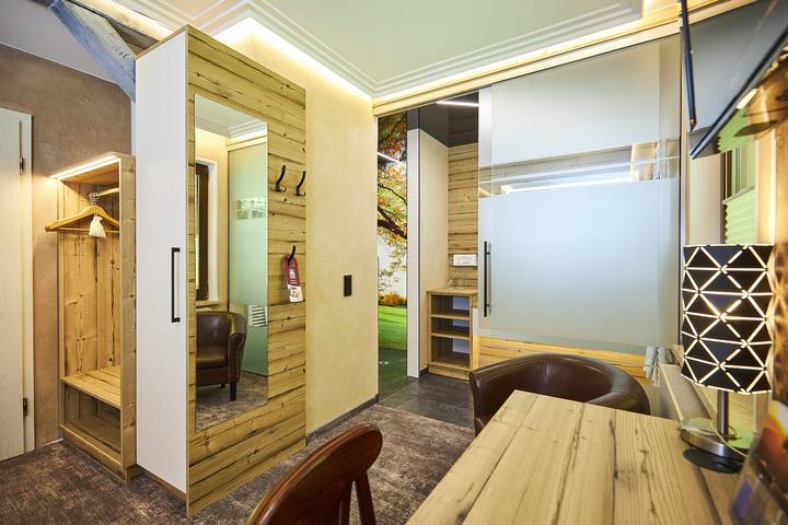 Ganze Ferienwohnung, Flair Waldhotel-Restaurant Mellestollen - Ferienwohnung in Saalfeld, Saalfeld/Saale