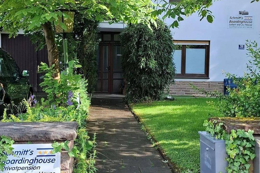 Ganze Wohnung, Ferienwohnung 2 - Boardinghouse Schmitt in Kaiserslautern, Saar-Nahe-Bergland