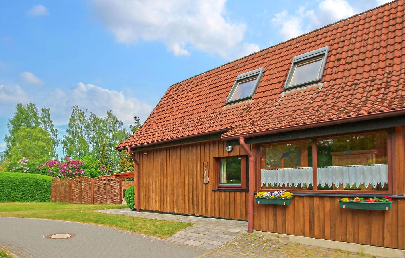 Ganze Ferienwohnung, Gemütliche Wohnung mit Terrasse & Parkplatz 500m vom Strand Zislow in Zislow, Plauer See