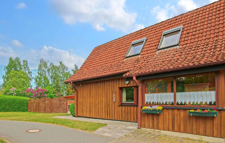 Ferienwohnung für 8 Personen, mit Garten, mit Haustier in Zislow - 2