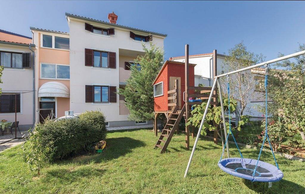 Ganze Wohnung, Ferienwohnung für 2 Personen mit Terrasse in Valbandon, Fazana