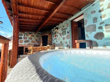 Casa rural para 6 personas, con jardín y vistas, Se admiten mascotas en Tejeda