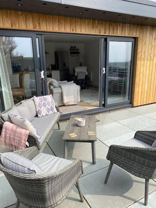 Entire apartment, Studio with Sofa Bed in Seaford, East Sussex