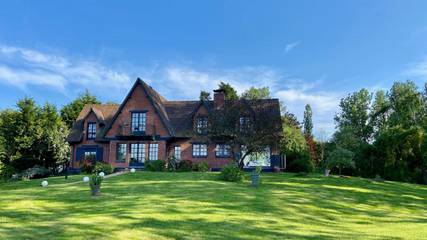 Location de vacances pour 15 personnes, avec vue ainsi que vue sur le lac et jardin, animaux acceptés à Saint-Josse