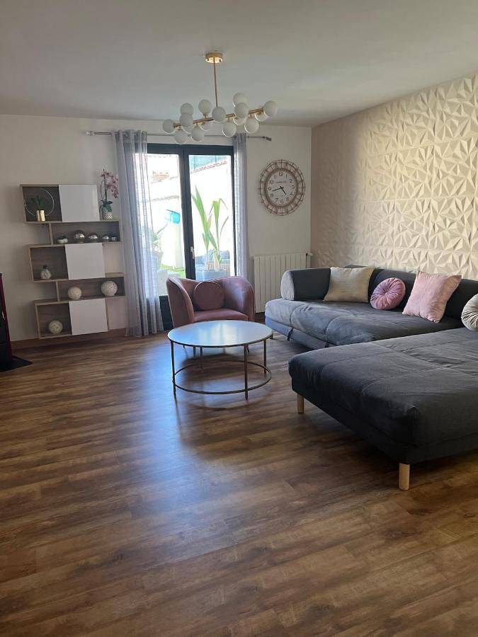 Chalet para 16 personas, con vistas además de balcón y piscina - 1