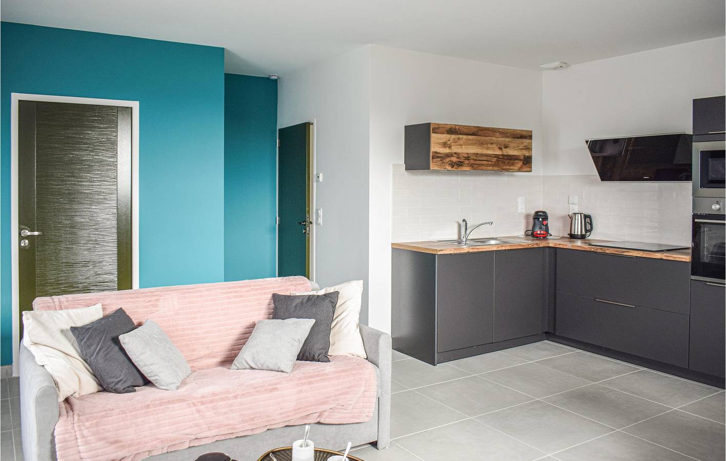 Appartement de vacances entier, Charmant appartement de 70m2 - Parking, TV, jardin et WiFi - Proche de Lantic et de la rivière in Lantic, Côte de Goëlo