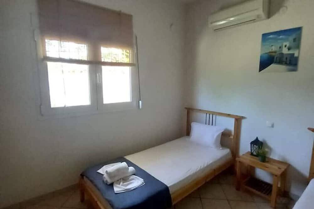 Private 2 floors holiday home in Leptokarya. in Leptokarya, Olympos Nationaal Park