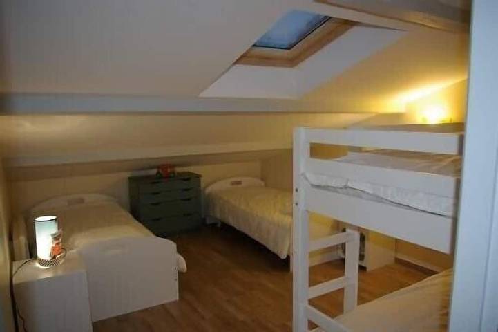 Location de vacances pour 14 personnes, avec jardin ainsi que terrasse et bassin pour enfant dans Plage des Vergnes - 3