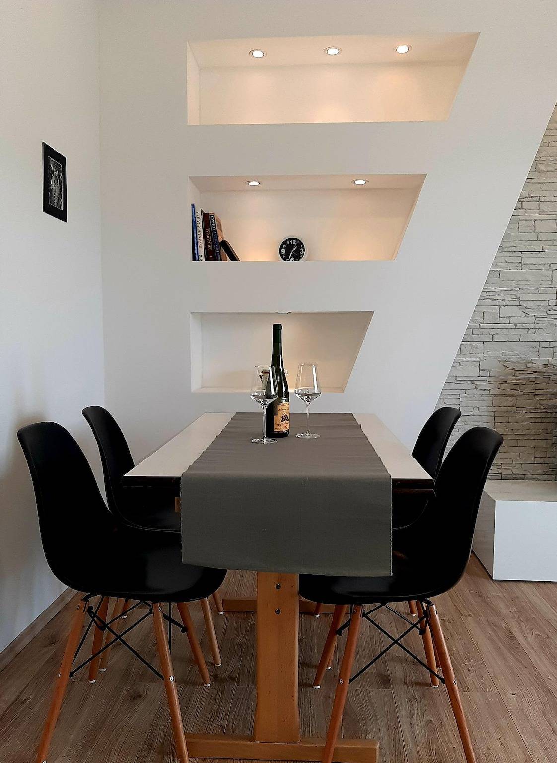 Ganze Ferienwohnung, Wohnung Marica mit Balkon und herrlichem Meerblick in Supetarska Draga, Rab