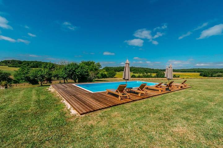 Location de vacances pour 12 personnes, avec jardin ainsi que terrasse et piscine dans La Tour-Blanche-Cercles - 3