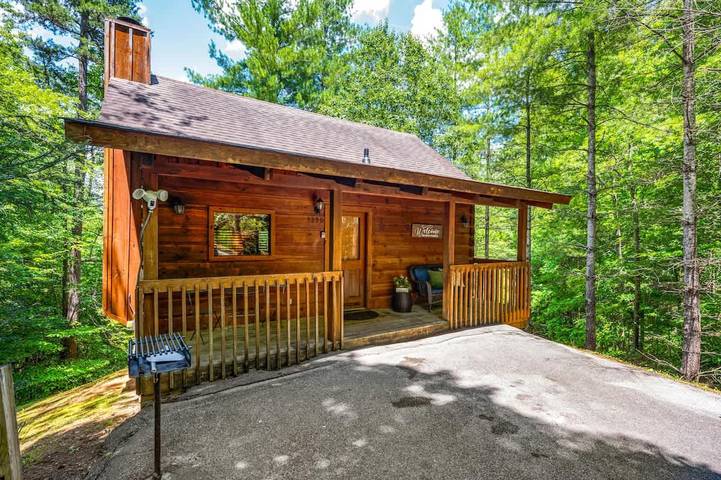 Vacation rental for 2 people, with terrace and yard in Dollywood