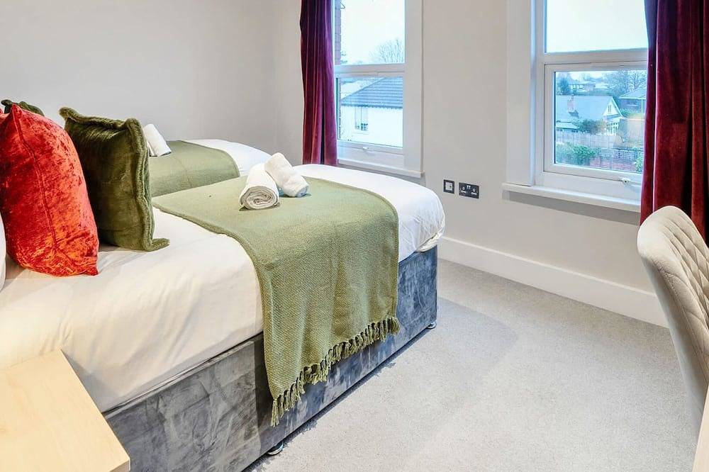Groups/Contractors, Pet-friendly, Smart Tv, Wifi in Rushmoor, Hampshire