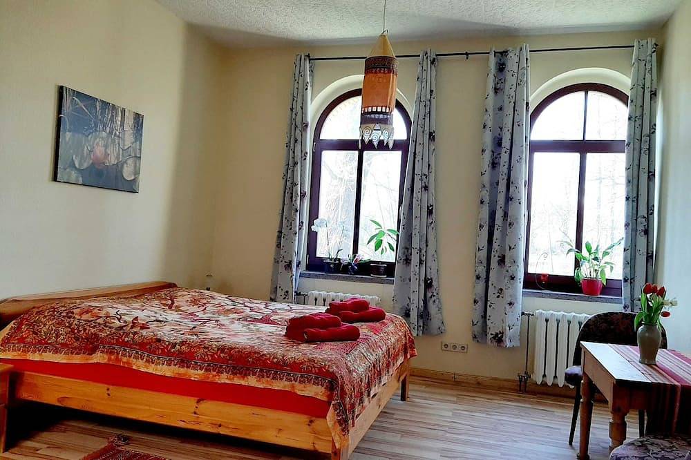 Geheel appartement, Vacation apartment at the Stadtpark_Rosenblüte - Ferienwohnungen am Stadtpark in Wittenberg, Wittenberg (Kreis)