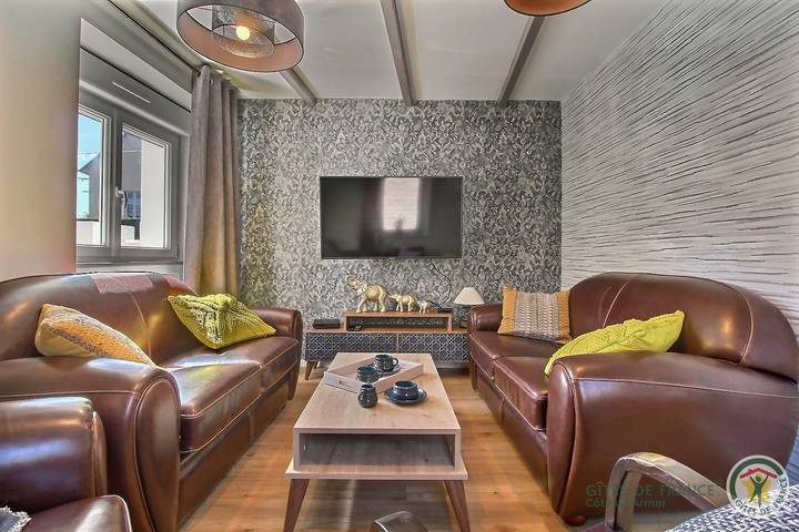 Gîte pour 6 personnes, avec sauna et jardin ainsi que terrasse et jacuzzi, animaux acceptés à Plouha - 4