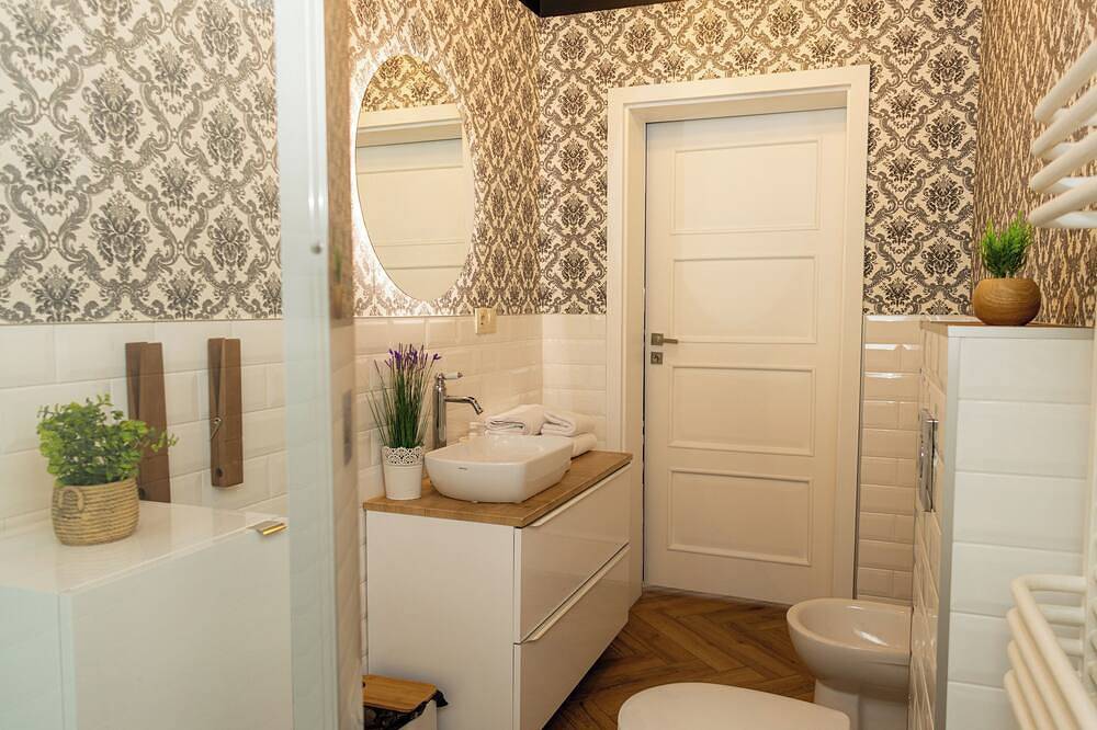 Ganze Wohnung, Welcoming apartment with Ac in charming Częstochowa in Śródmieście, Częstochowa