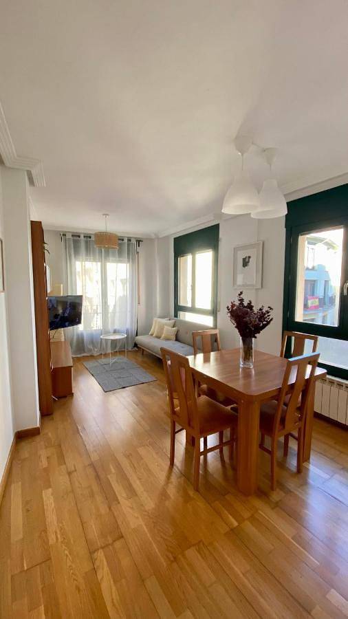 Apartamento entero, Two-Room Apartment in Barbastro, Provincia de Huesca