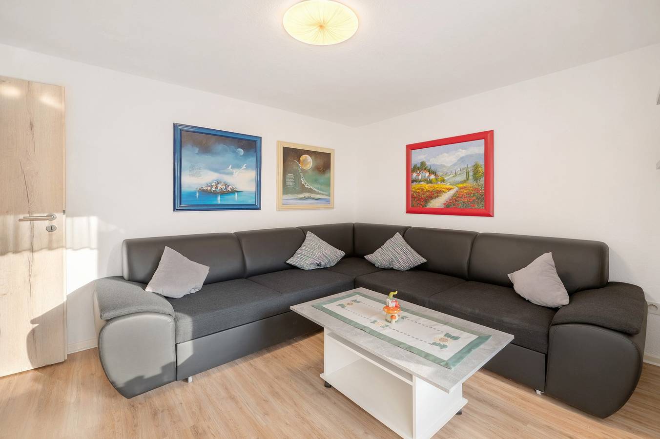Ganze Wohnung, Ferienwohnung 'Haus Annenberg' mit Gemeinschaftsterrasse, Gemeinschaftsgarten und Wi-Fi in Monzelfeld, Bernkastel-Kues & Umgebung