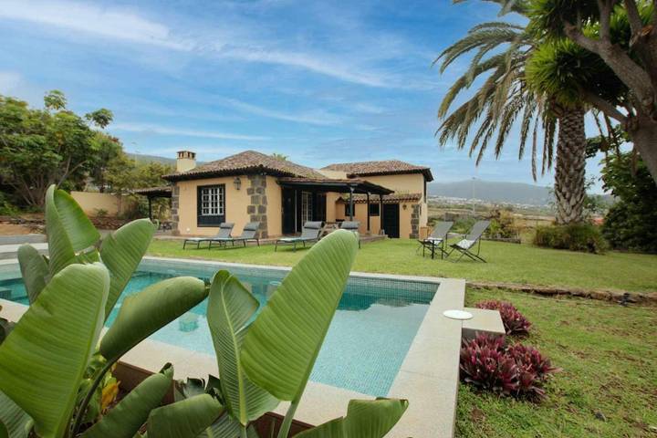 Ferienhaus für 4 Personen, mit Pool und Garten sowie Whirlpool und Terrasse - 1