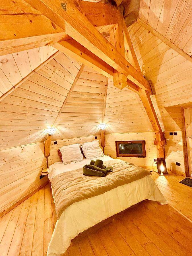 Lodge pour 2 personnes, avec jacuzzi et terrasse, animaux acceptés