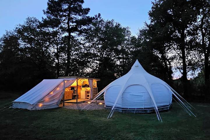 Location de vacances pour 4 personnes, avec terrasse ainsi que piscine et jardin à Madranges