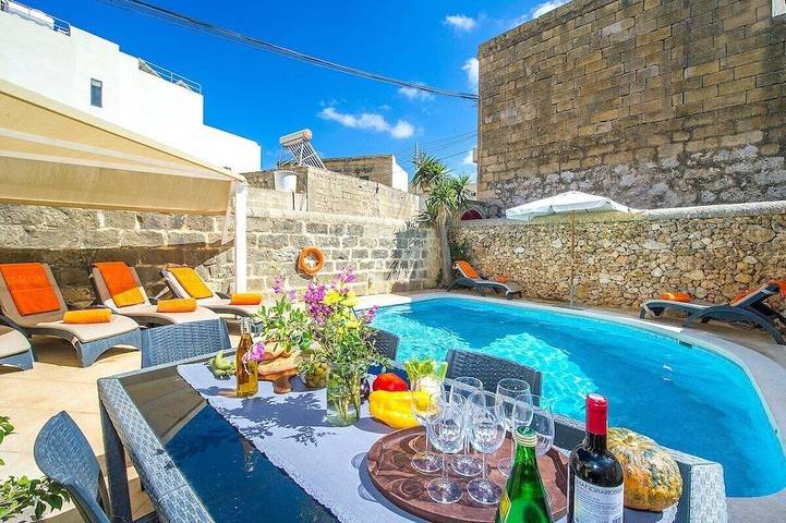 Villa for 7 people, with terrace and garden in Gozo