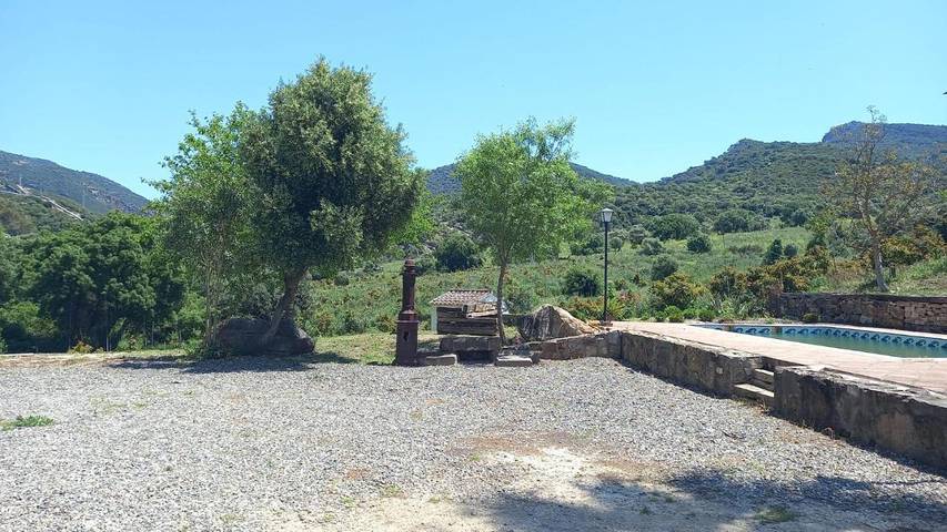 Casa rural para 8 personas, con jardín y piscina además de vistas al lago y vistas, Se admiten mascotas en Parque natural de Los Alcornocales - 4