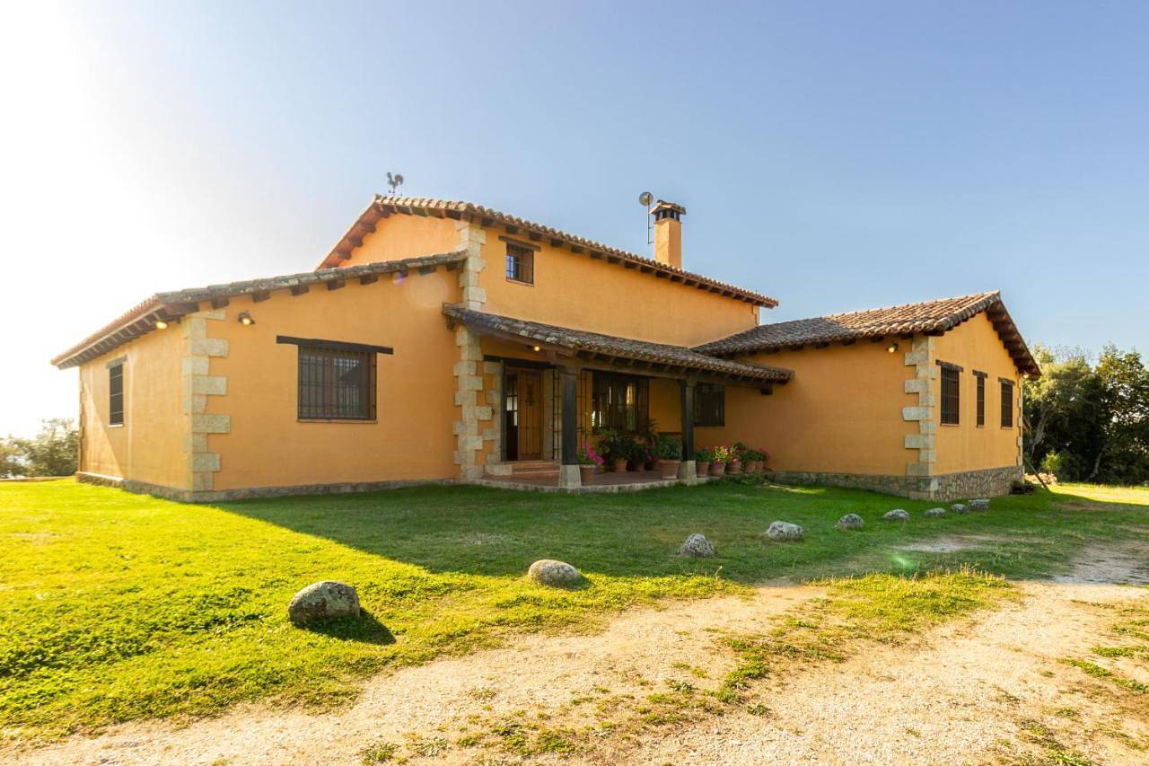 Five-Bedroom House in Candeleda, Valle del Tiétar