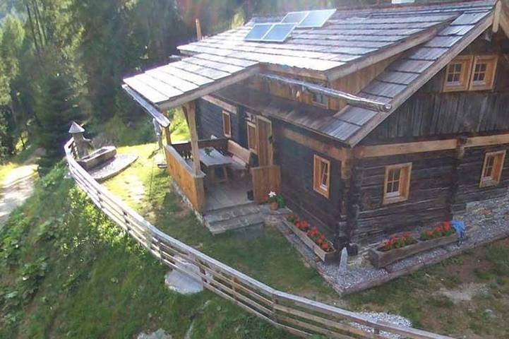 Blockhütte für 8 Personen, mit Terrasse und Sauna in Sankt Michael im Lungau