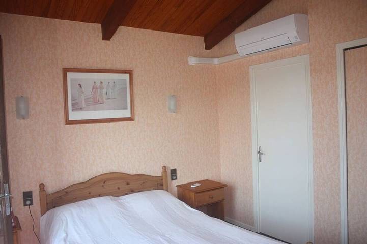 Limoux Holiday Villa (8 people). Situated on the edge of picturesque Limoux in Limoux, Région de Limoux