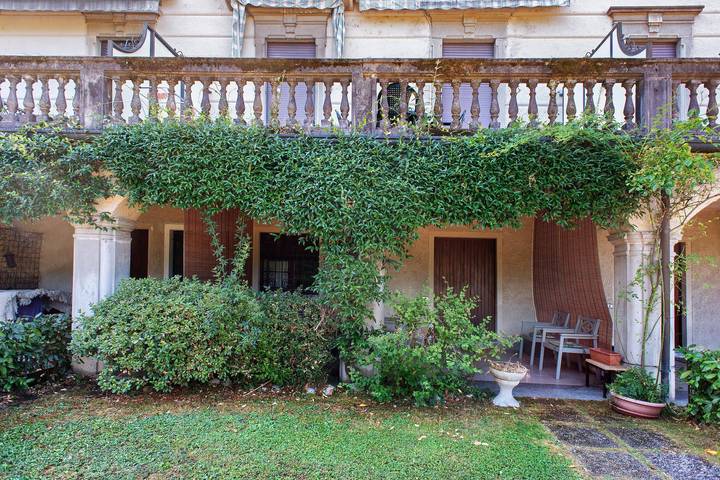 Gîte pour 5 personnes, avec vue sur le lac et balcon à Porto Valtravaglia - 4