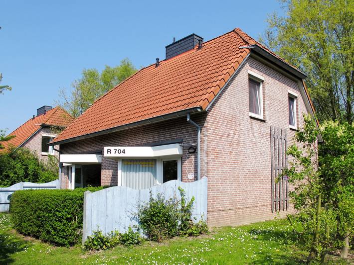 Ferienhaus für 4 Personen, mit Terrasse und Garten in Tossens