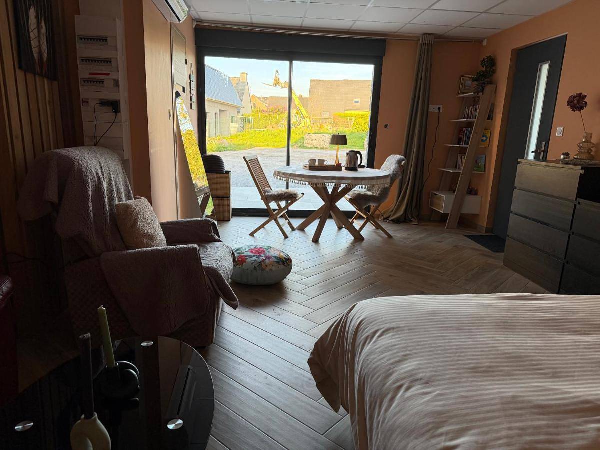 Chambre privée avec salle de bain in Domagné, Fougères-Vitré