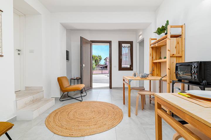 Appartement entier, Appartement Ghjlgolu House - Chambre Tavolara avec Wi-Fi et climatisation in Monte Petrosu, San Teodoro