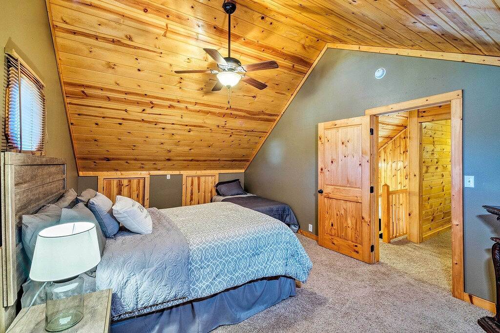 Neu! Kabine mit Deck ~ 5 Mi zum Dale Hollow State Park in Cumberland County (KY)