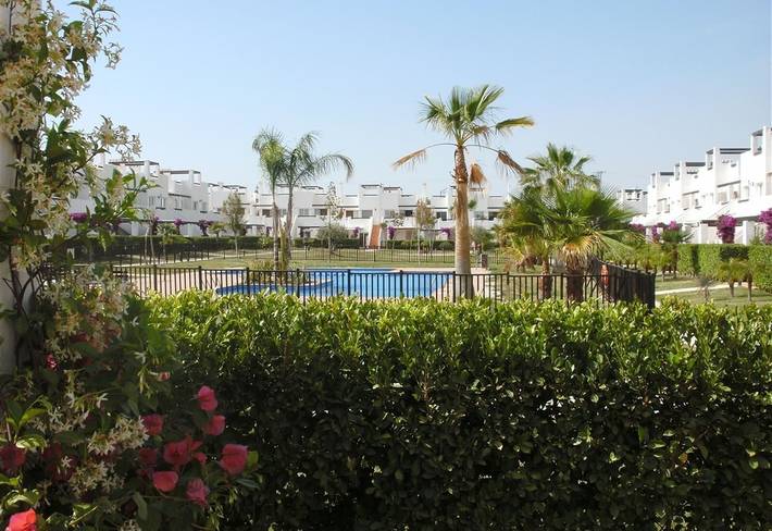 Apartamento entero, Apartamento "Beautiful three bed on Condado" con piscina, jardín y terraza in Condado de Alhama, Alhama de Murcia