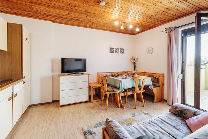 Ferienwohnung für 4 Personen, mit Balkon und Terrasse sowie Garten und Seeblick am Klopeiner See - 4