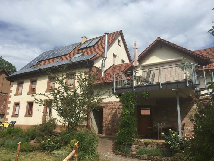 Ferienwohnung für 8 Personen, mit Balkon und Terrasse sowie Garten und Ausblick in Schönau (Pfalz)