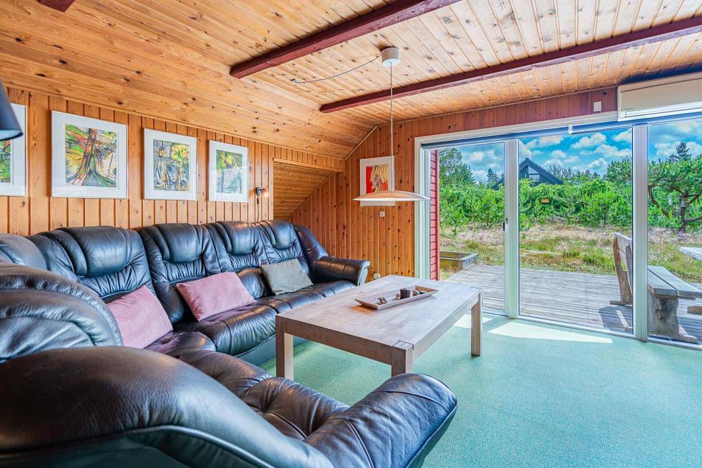 Gemütliches und gepflegtes Ferienhaus mit Wintergarten, Sauna und ruhiger Lage im Grünen in Nørre Nebel, Varde